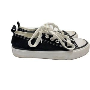 Fashion Kids low top sneakers black white casual laces street everyday fun class